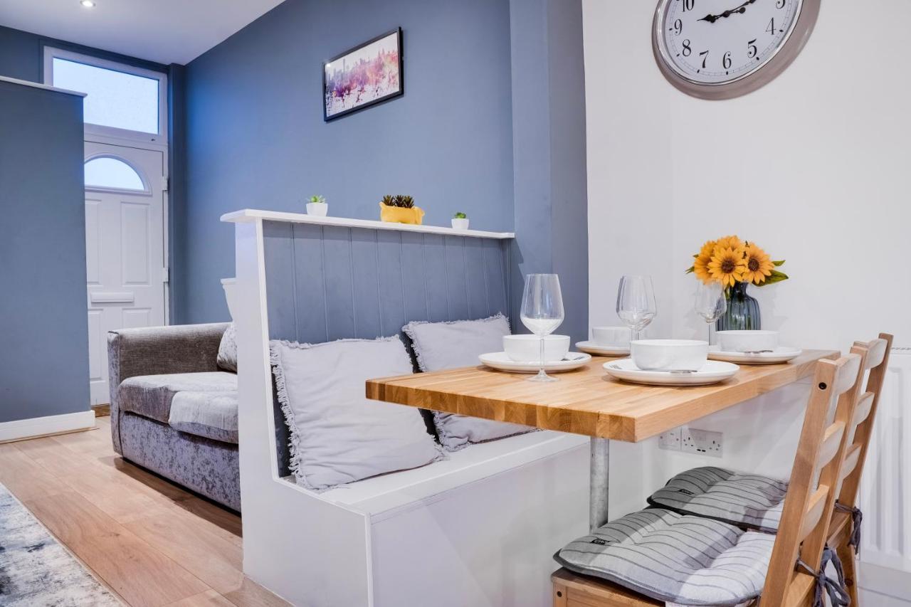 Birkenhead - 2 bedroom house Buitenkant foto